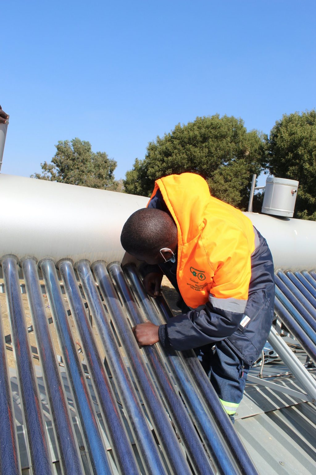 solar geyser installation min